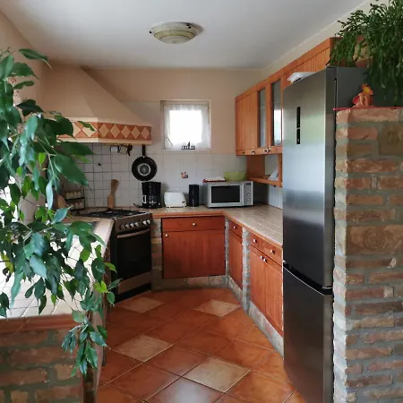 بيت للعطل Katica Haz Zánka