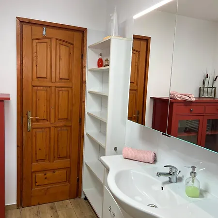 بيت للعطل Katica Haz